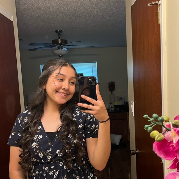 Meet your Posher, Avigail - Picture 1 of 1